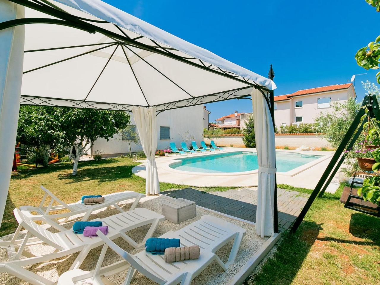 Apartment Noa Pula Bagian luar foto