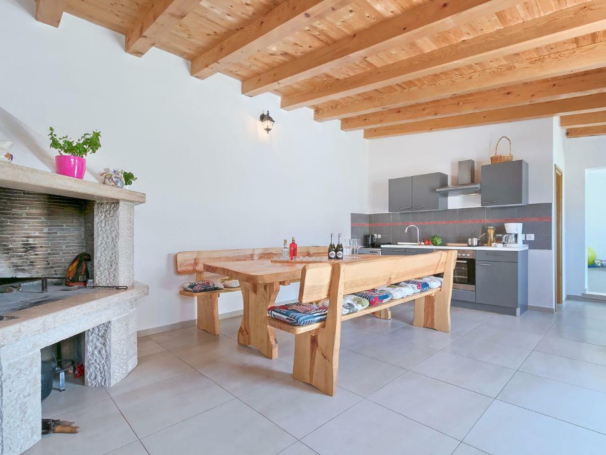 Apartment Noa Pula Bagian luar foto